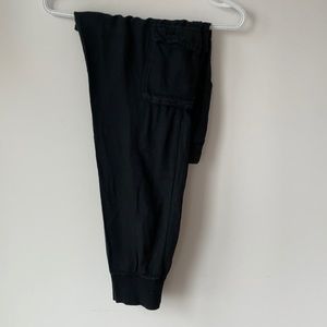 Aritzia cotton pants with pockets and cuffs